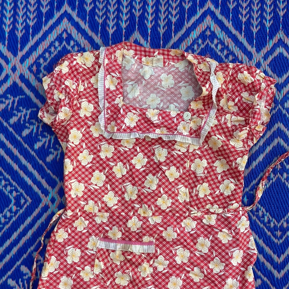 Vintage 1940s wrap dress, cotton.